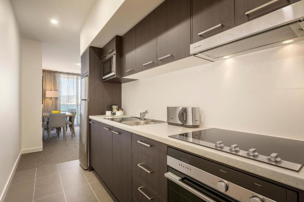 Quest King William South Aparthotel Adelaide Bagian luar foto